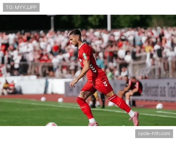 弗赖堡新赛季攻防均衡,强势崛起展现争冠竞争力 弗赖堡新赛季攻防均衡,强势崛起展现争冠竞争力